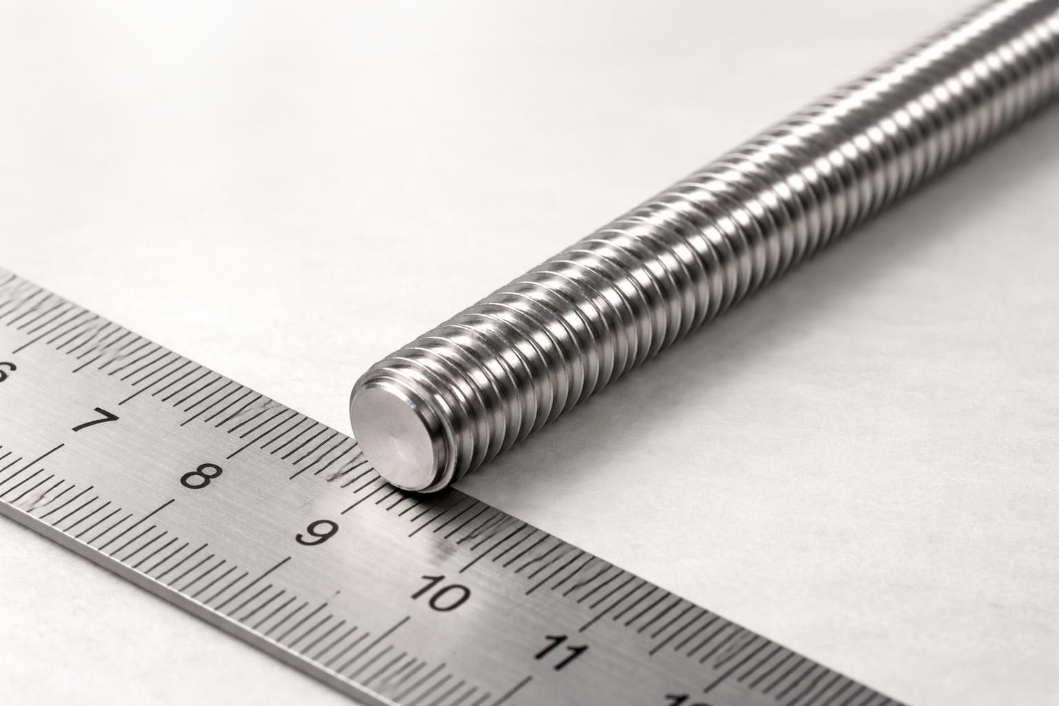 découvrez les dimensions exactes d'une tige filetée m8 pour vos projets de bricolage et construction, incluant diamètre, pas de vis et longueur.